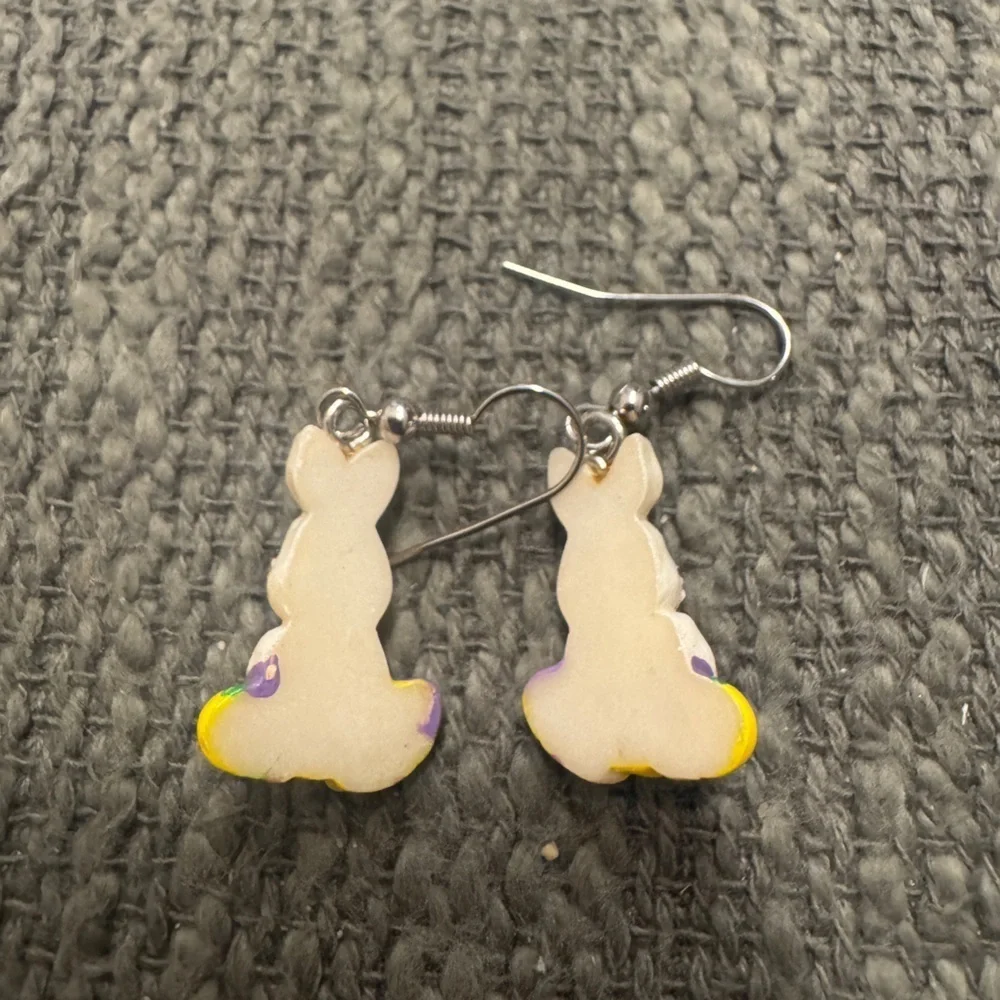 Vintage Cute Bunny Earrings with Easter Egg Design